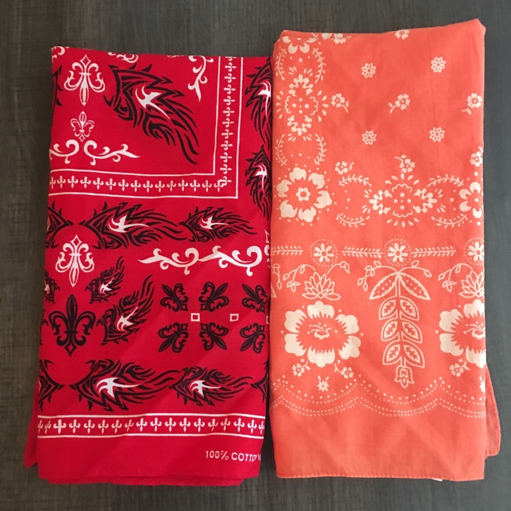 2 Bandanas